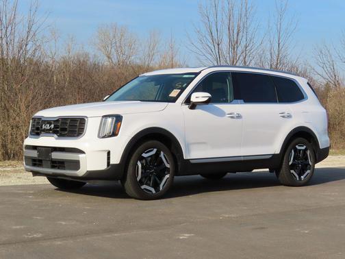 Glacial White Pearl 2025 Kia Telluride S