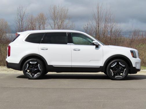 Glacial White Pearl 2025 Kia Telluride S