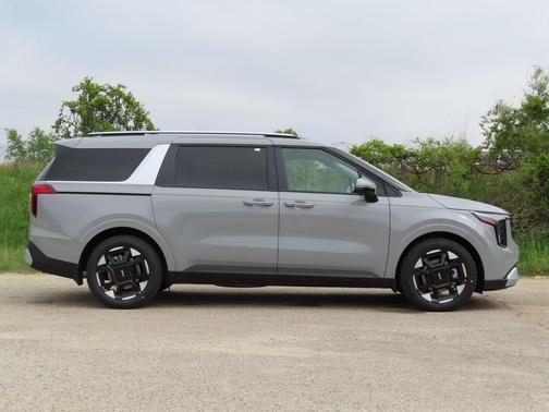Ceramic White 2026 Kia Carnival EX