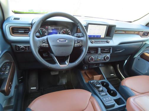 Terrain 2024 Ford Maverick Lariat