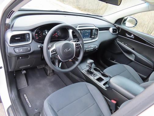 2019 Kia Sorento LX