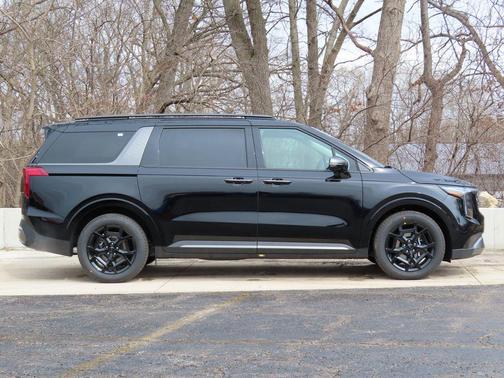 Aurora Black Pearl 2026 Kia Carnival SX