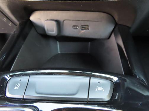 Summit White 2025 Chevrolet Trax LT