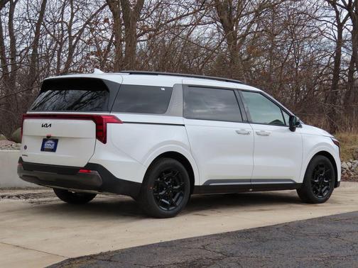 Snow White Pearl 2026 Kia Carnival SX