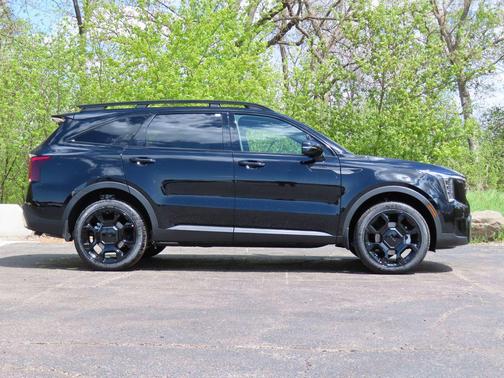 Ebony Black 2026 Kia Sorento SX
