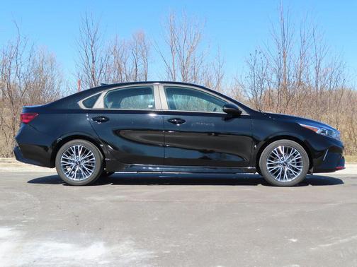 Aurora Black 2023 Kia Forte GT-Line