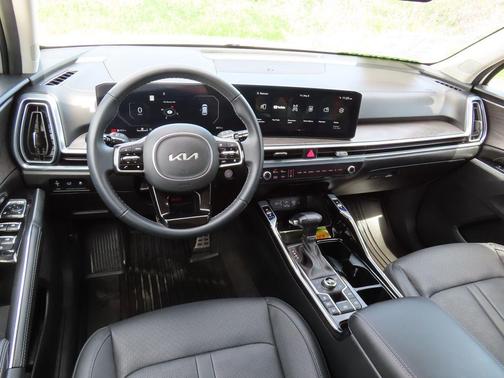 Glacial White Pearl 2025 Kia Sorento SX