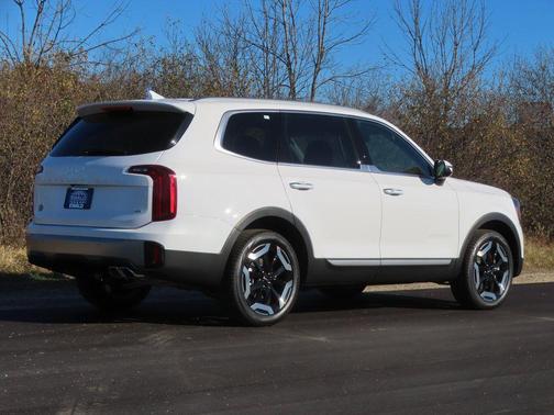 Glacial White Pearl 2025 Kia Telluride S