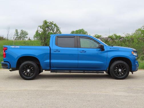 Glacier Blue Metallic 2022 Chevrolet Silverado 1500 RST