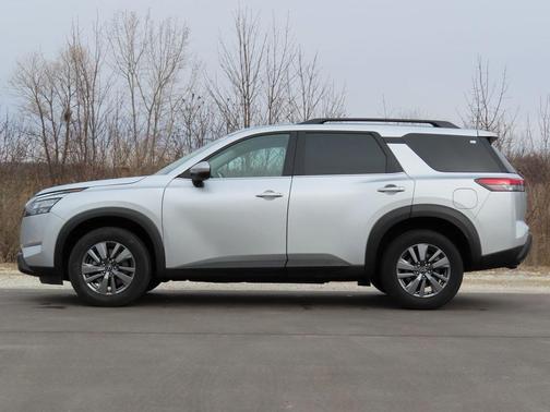 2025 Nissan Pathfinder SV 4WD