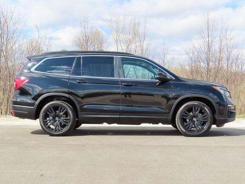 Crystal Black Pearl 2021 Honda Pilot AWD Special Edition