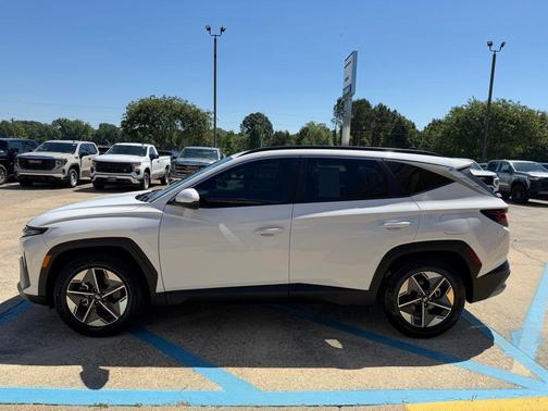 White Pearl 2025 Hyundai TUCSON SEL