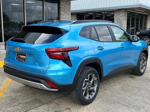 Marina Blue Metallic 2026 Chevrolet Trax LT