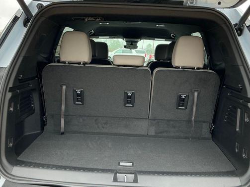 Glacier White Tricoat 2026 GMC Acadia Elevation FWD