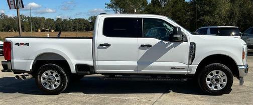Oxford White 2024 Ford F-350 XLT