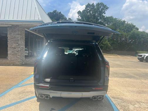 Lakeshore Blue Metallic 2026 Chevrolet Traverse AWD Z71