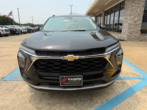 Mosaic Black Metallic 2024 Chevrolet Trax LT