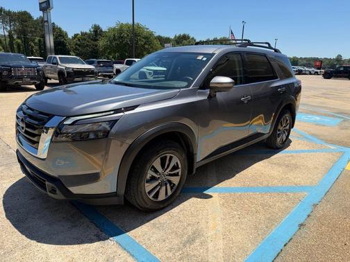 Gun Metallic 2025 Nissan Pathfinder SV FWD