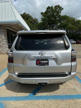Classic Silver Metallic 2018 Toyota 4Runner SR5
