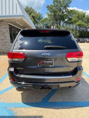 Granite Crystal Metallic Clearcoat 2019 Jeep Grand Cherokee Overland