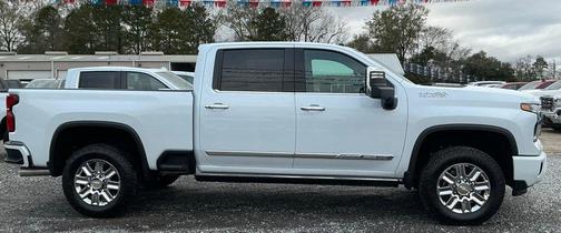 Polar White Tricoat 2026 Chevrolet Silverado 3500 High Country