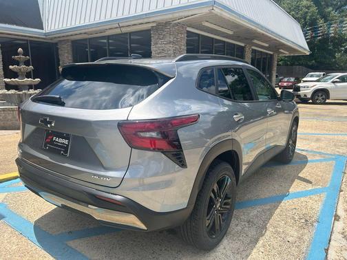 Sterling Gray Metallic 2026 Chevrolet Trax FWD ACTIV