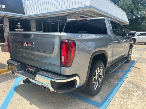 Sterling Metallic 2024 GMC Sierra 1500 SLT