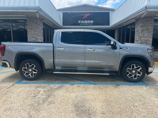 Sterling Metallic 2024 GMC Sierra 1500 SLT
