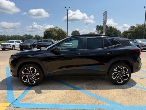 Mosaic Black Metallic 2026 Chevrolet Trax FWD 2RS