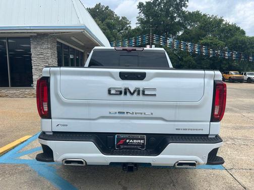 Glacier White Tricoat 2026 GMC Sierra 1500 Denali Ultimate
