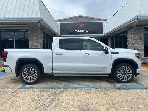 Glacier White Tricoat 2026 GMC Sierra 1500 Denali Ultimate