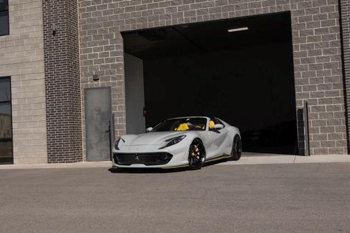 2022 Ferrari 812 GTS Base