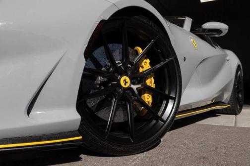 2022 Ferrari 812 GTS Base