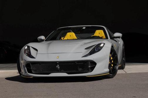 2022 Ferrari 812 GTS Base