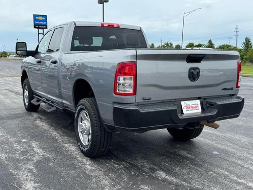 Billet Silver Metallic Clearcoat 2024 RAM 2500 Tradesman Crew Cab 4x4 6'4' Box
