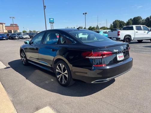 2022 Volkswagen Passat 2.0T Limited Edition