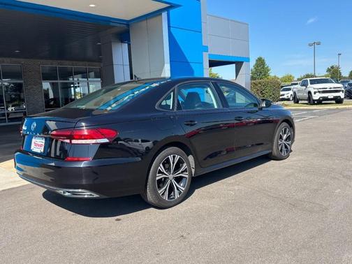 2022 Volkswagen Passat 2.0T Limited Edition