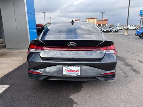 2023 Hyundai ELANTRA SE
