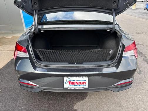 2023 Hyundai ELANTRA SE