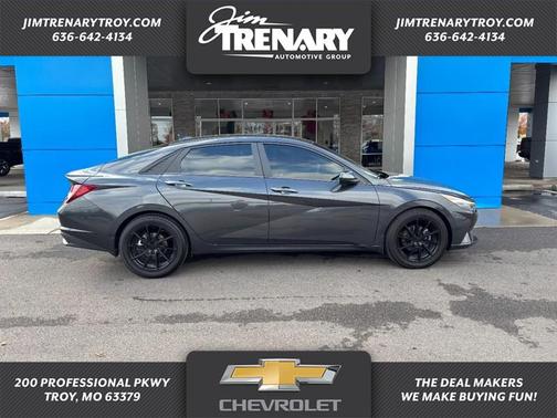 2023 Hyundai ELANTRA SE