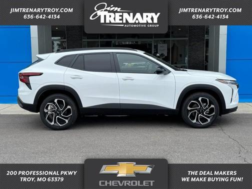 Summit White 2026 Chevrolet Trax FWD 2RS