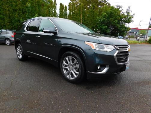 Graphite Metallic 2018 Chevrolet Traverse Premier