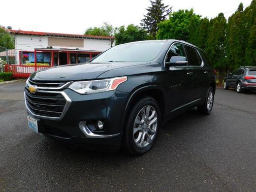 Graphite Metallic 2018 Chevrolet Traverse Premier