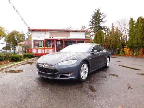 2016 Tesla Model S 85D
