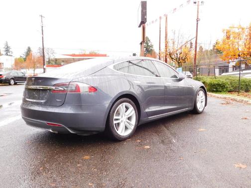 2016 Tesla Model S 85D