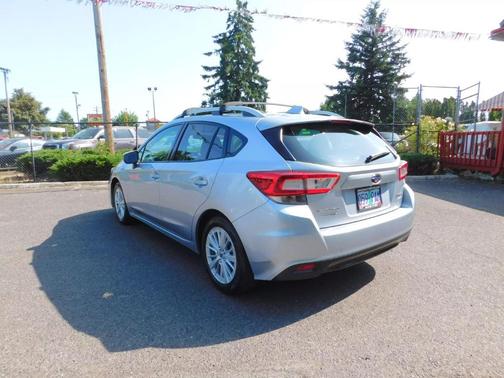2017 Subaru Impreza 2.0i Premium