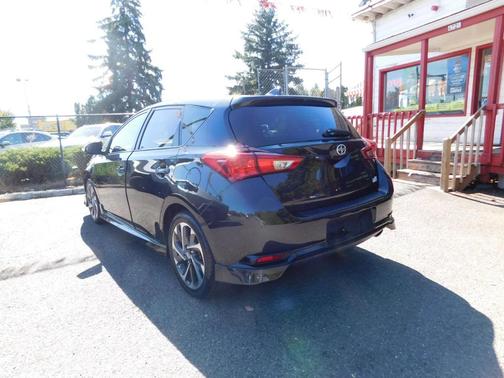 2016 Scion iM Base
