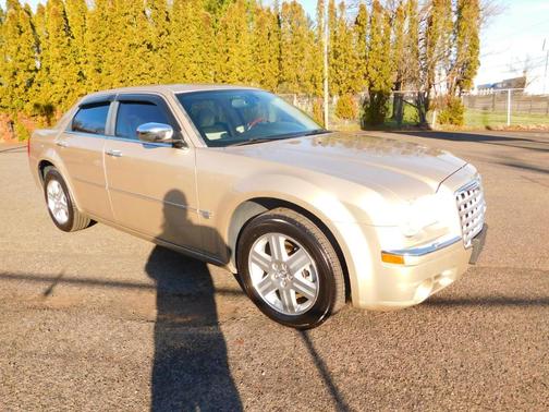 2006 Chrysler 300C Base