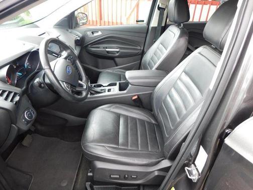 Magnetic Metallic 2017 Ford Escape SE