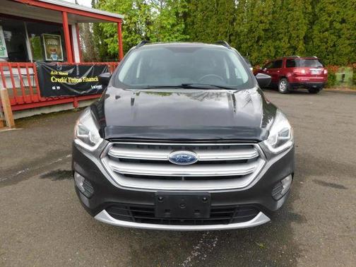 Magnetic Metallic 2017 Ford Escape SE